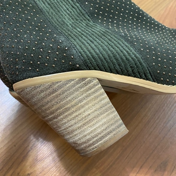 ANTHROPLOGIE Aerin Olive suede studded booties boots pull on fall winter sz 8.5 - Picture 4 of 11